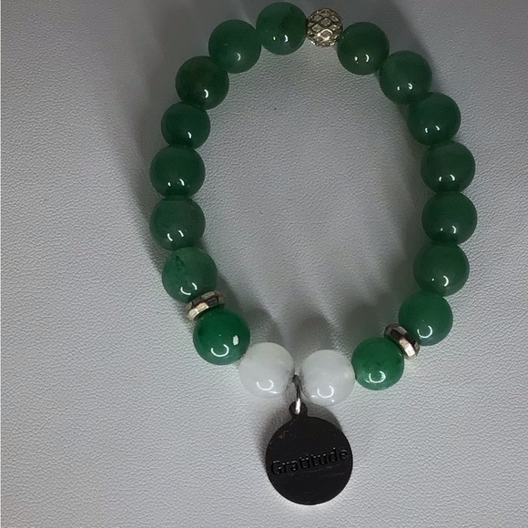 CERTIFIED AUTHENTIC GREEN JADE BRACELET WITH GRATITUDE PENDANT - Picture 2 of 3